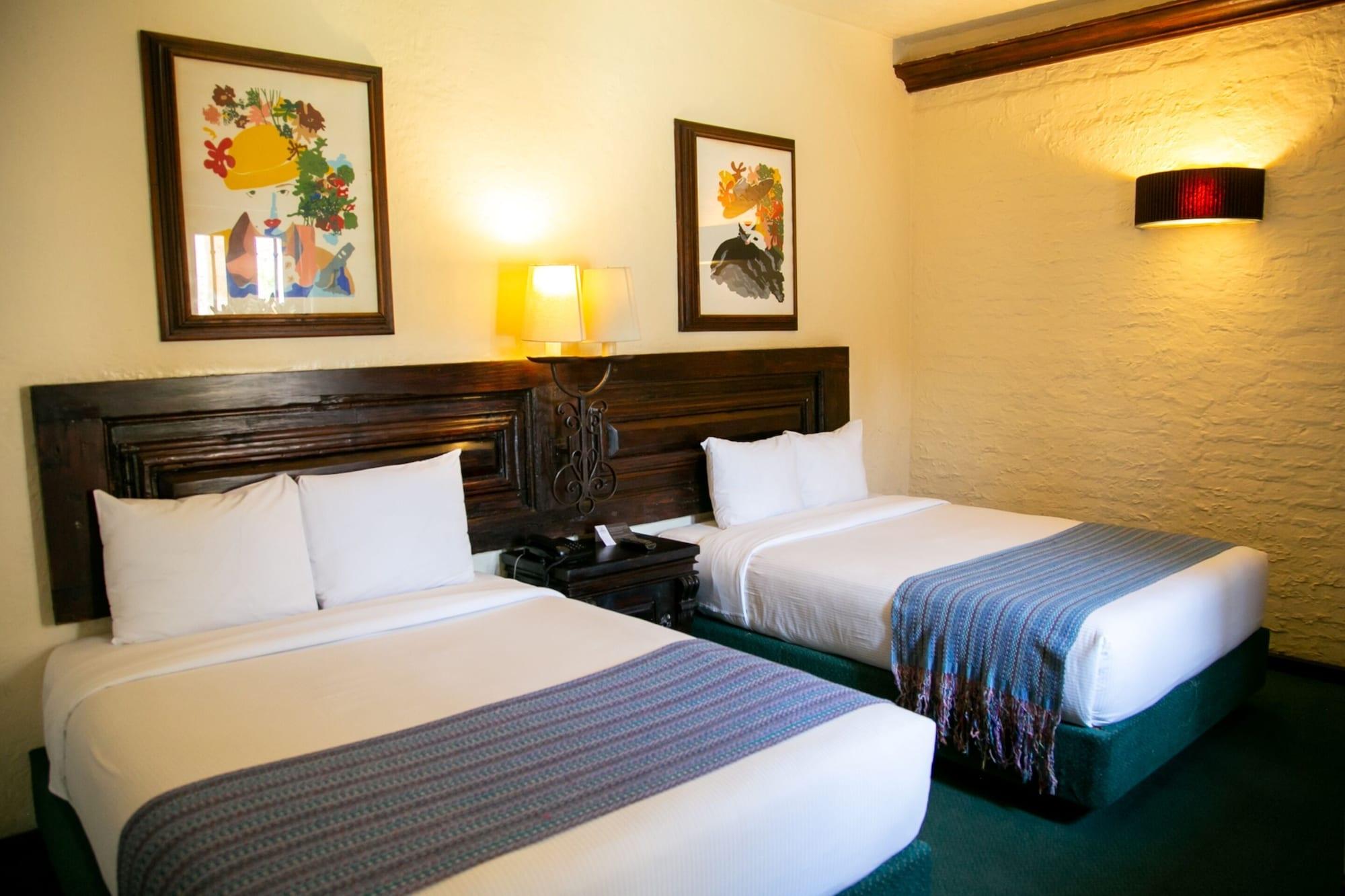 Hotel Alameda Centro Historico Морелия Экстерьер фото