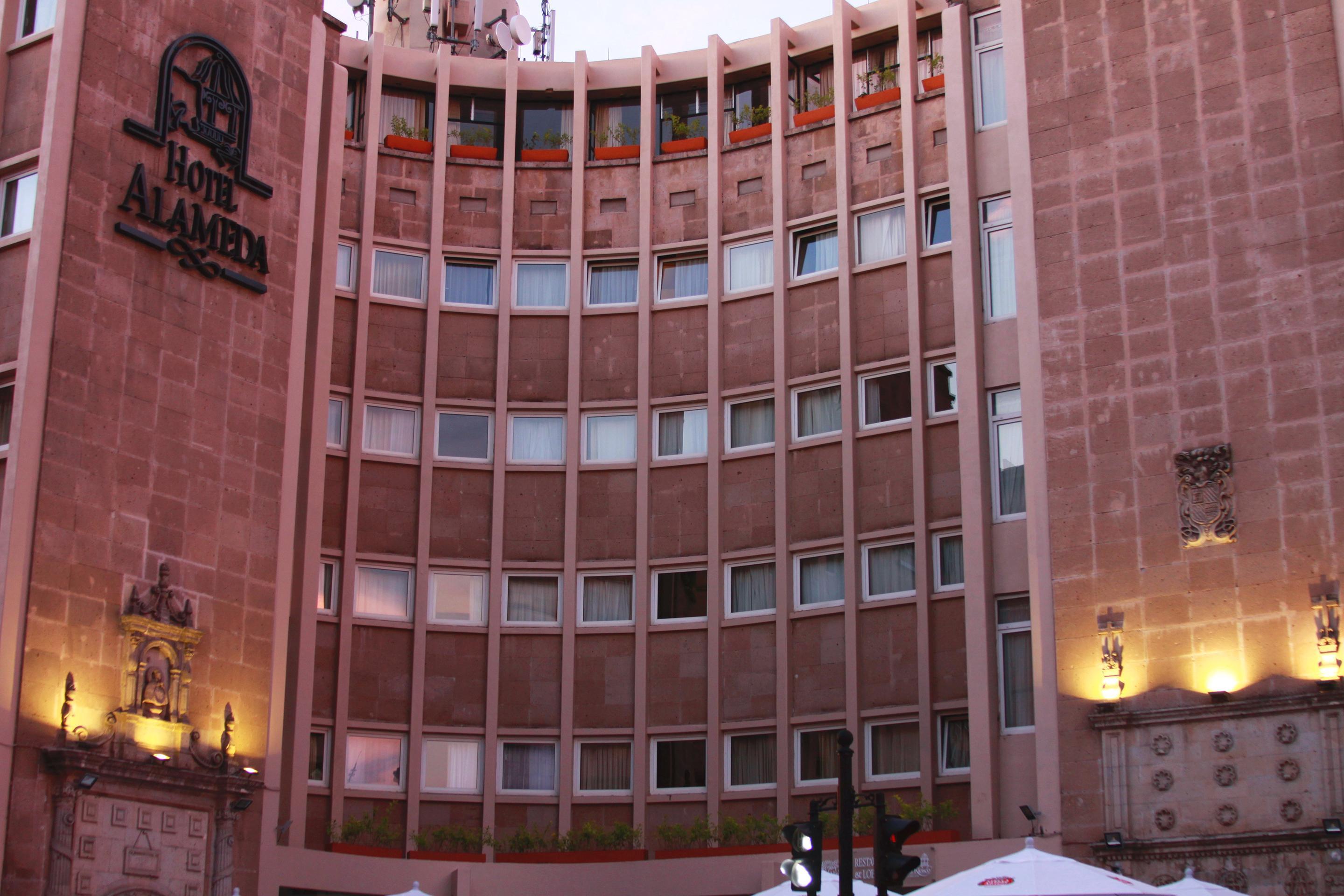 Hotel Alameda Centro Historico Морелия Экстерьер фото